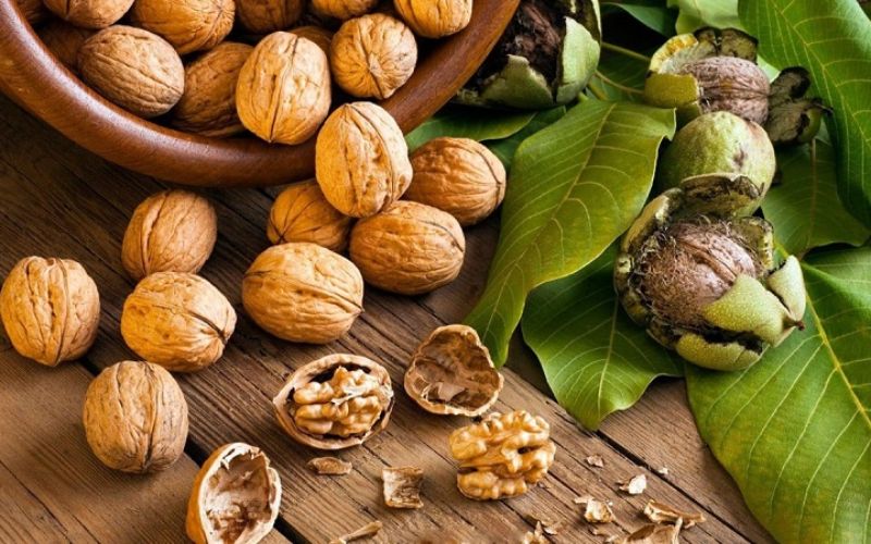 100g hạt óc chó có 654,4 kcal