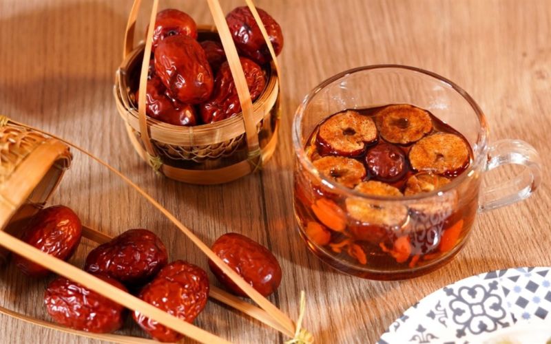 Nên uống trà táo đỏ sau khi tỉnh dậy