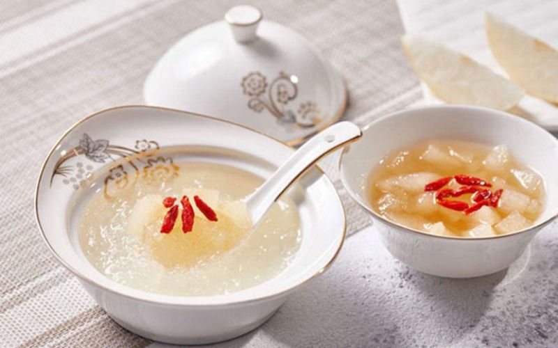 Kỷ tử chưng yến
