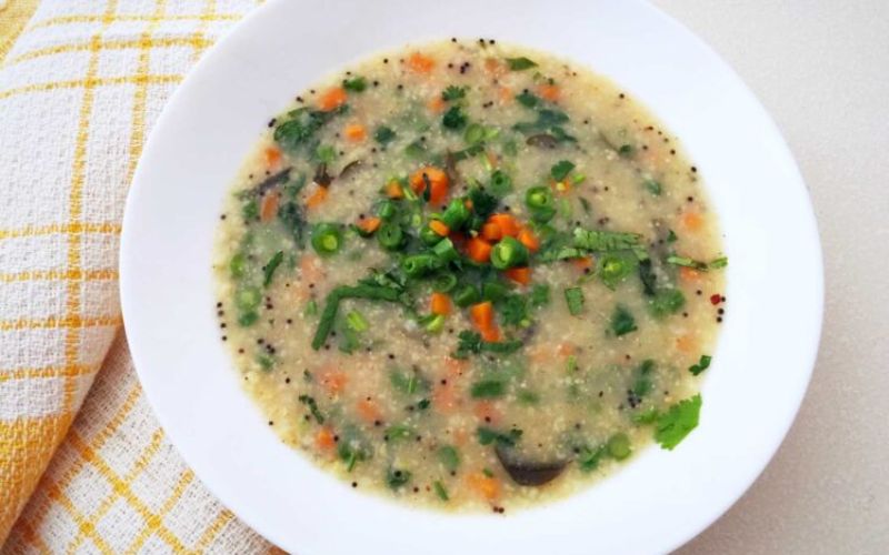 Cháo hạt quinoa cho bé ăn dặm kết hợp thịt bò bằm