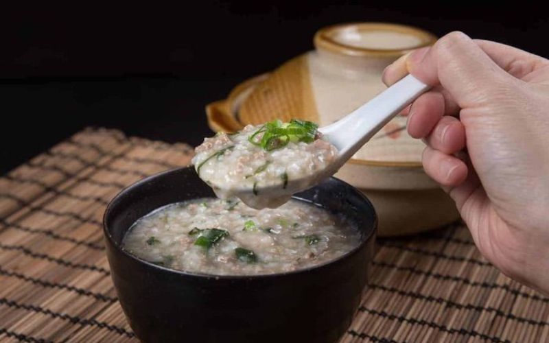 Cách nấu cháo hạt Quinoa với thịt gà bổ dưỡng