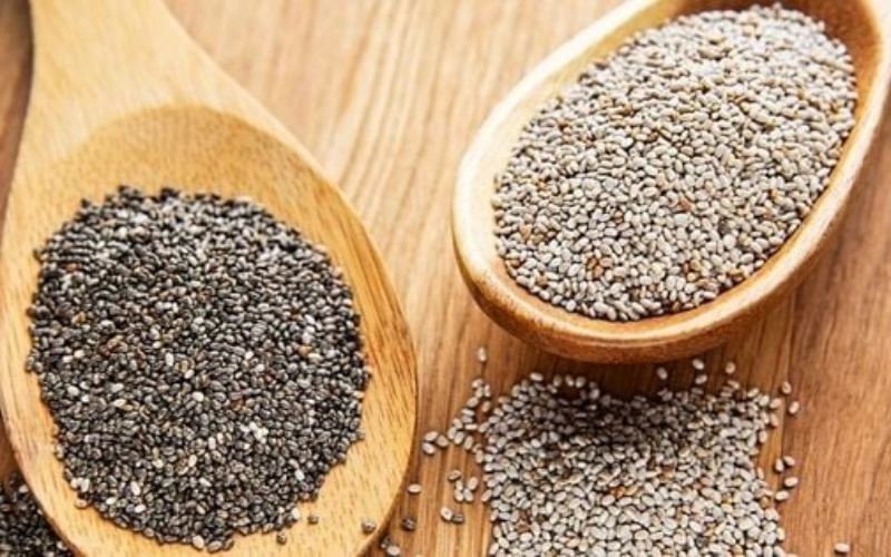 Hạt chia là loại hạt có thể gây tiêu chảy nhẹ nếu dùng quá nhiều