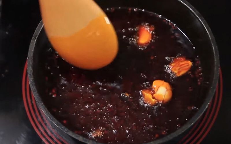 Làm dầu điều với 4 bước cơ bản