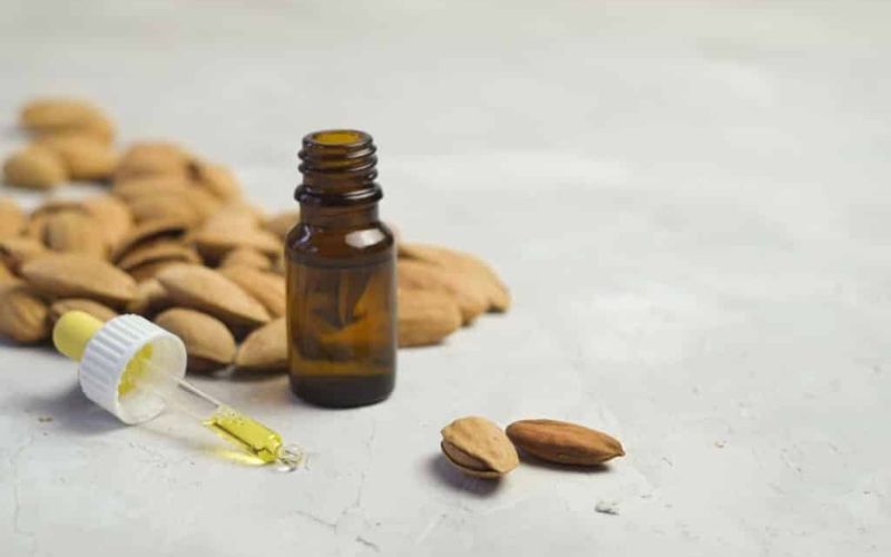 Dầu hạnh nhân cung cấp nhiều vitamin