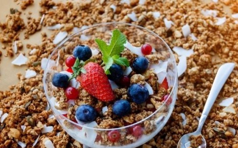 Tự làm Granola tại nhà vô cùng đơn giản