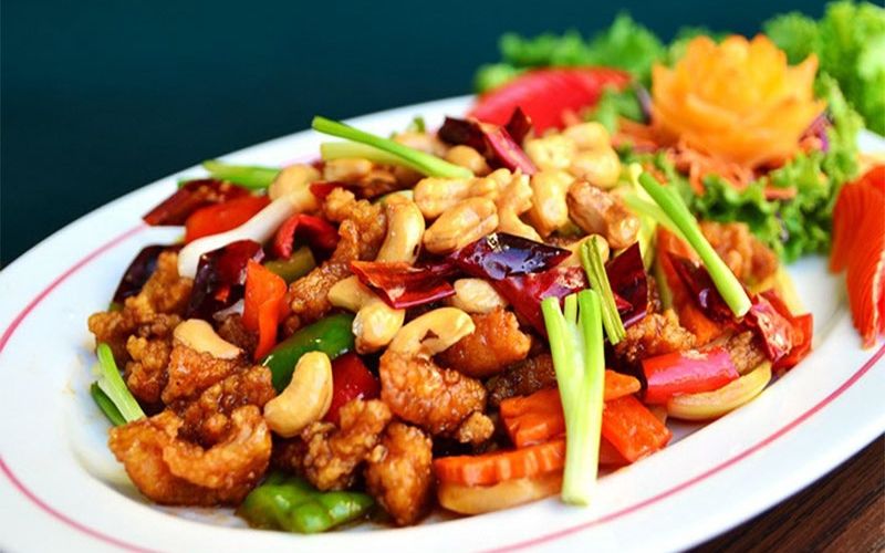 Gà xào hạt điều nhiều vitamin