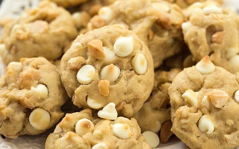 Làm bánh quy socola trắng cùng hạt macca