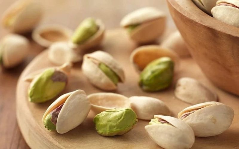 Chọn hạt dẻ có vỏ màu ngà,