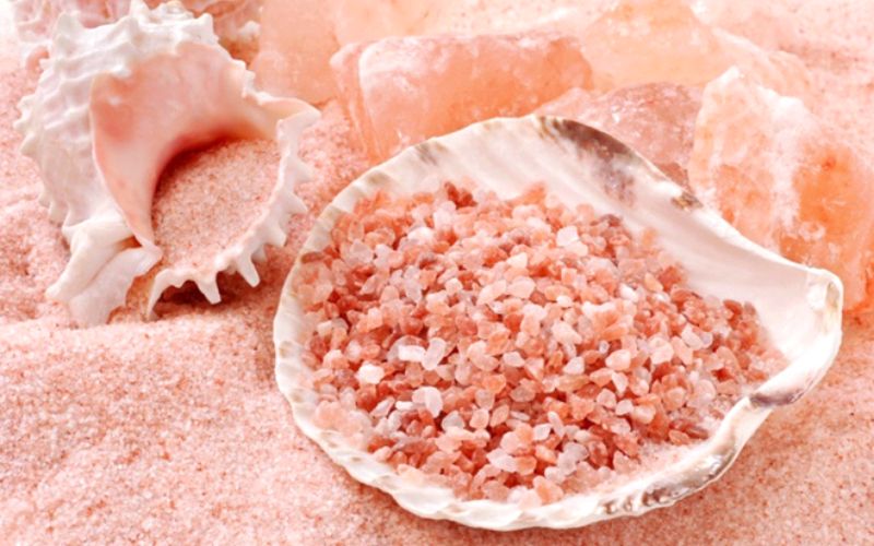 Muối hồng là nguyên liệu dùng chế biến nhiều món 