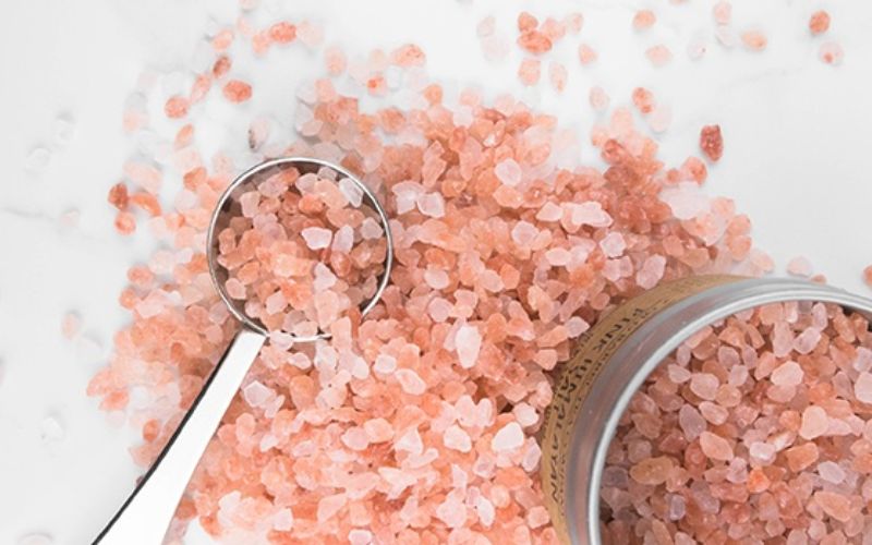 Tẩy tế bào chết bằng muối Himalaya