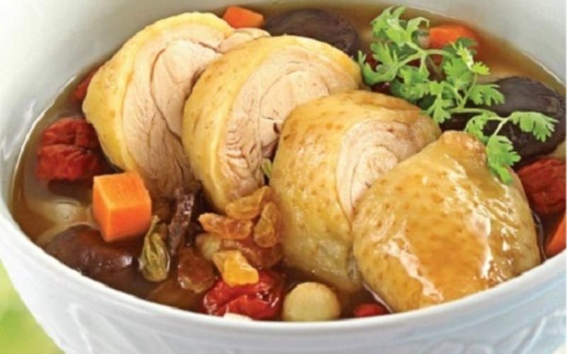 Món canh gà hầm nho khô