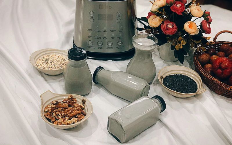 Cách nấu sữa hạt óc chó mè đen