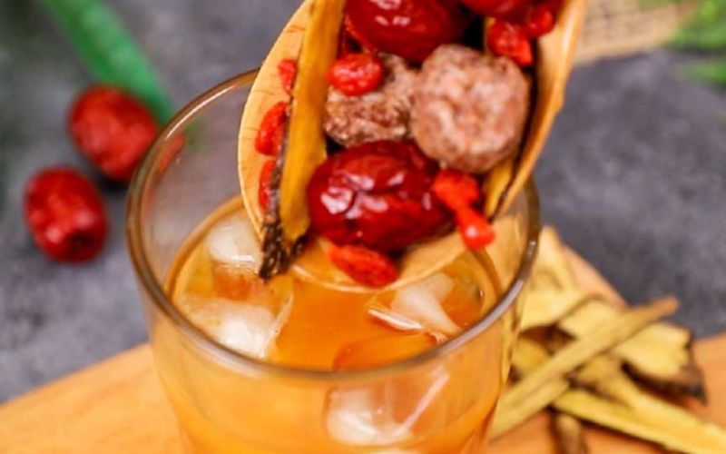 Trà táo đỏ cam thảo giúp giảm mệt mỏi 