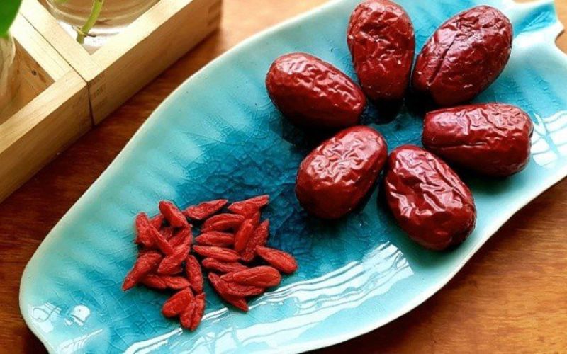 Rượu táo đỏ và kỷ tử rất tốt cho sức khỏe