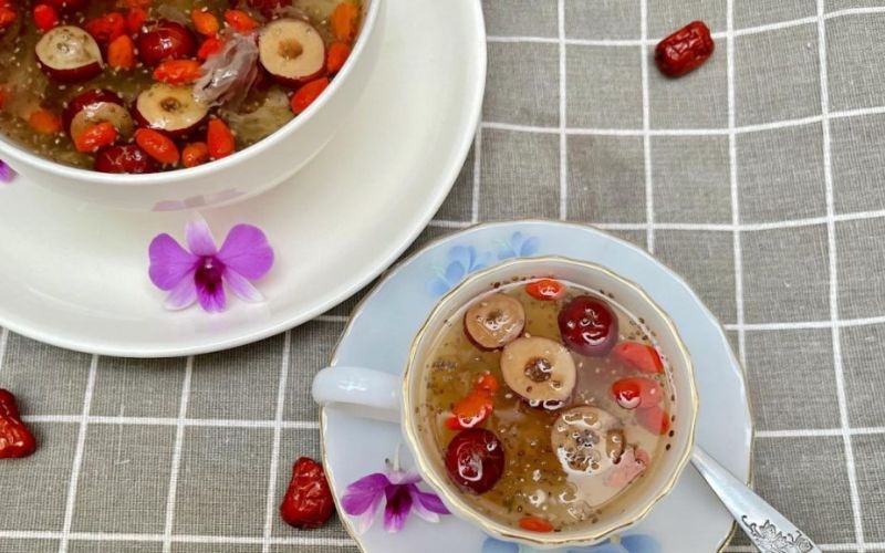 Công thức pha trà kỷ tử táo đỏ hạt chia