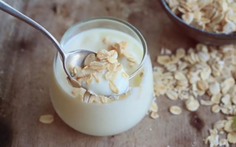Sữa chua yến mạch có thể thay bằng sữa tươi