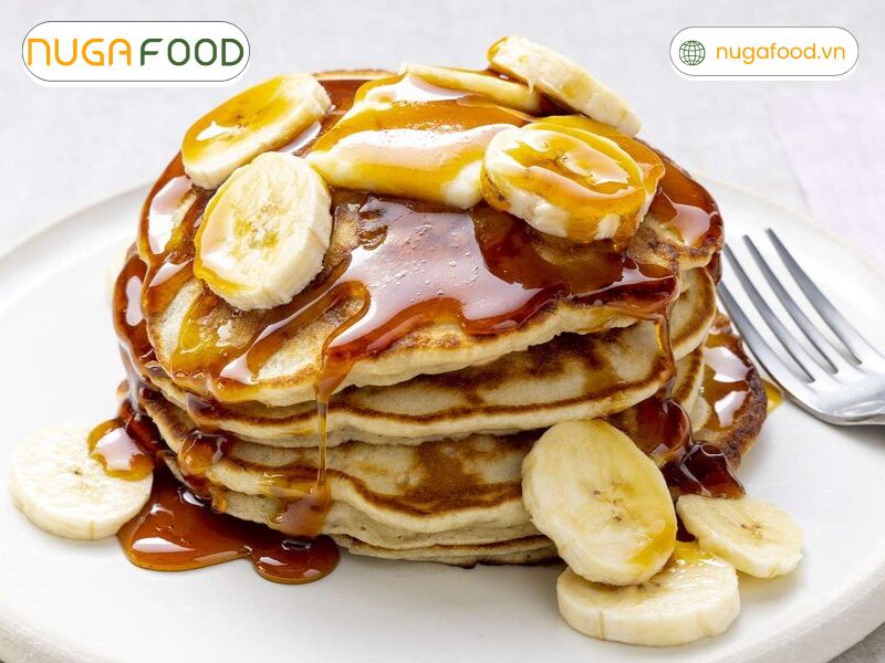Bánh Pancake chuối yến mạch mềm mịn và có vị ngọt nhẹ của chuối, béo ngậy của trứng