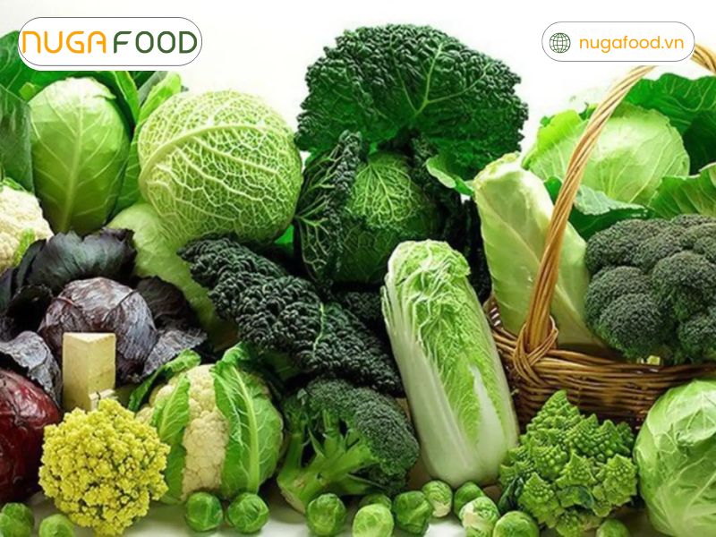 Cháo cá hồi yến mạch nên nấu với nhóm rau xanh giàu khoáng chất, vitamin A, C, chất béo, canxi,...