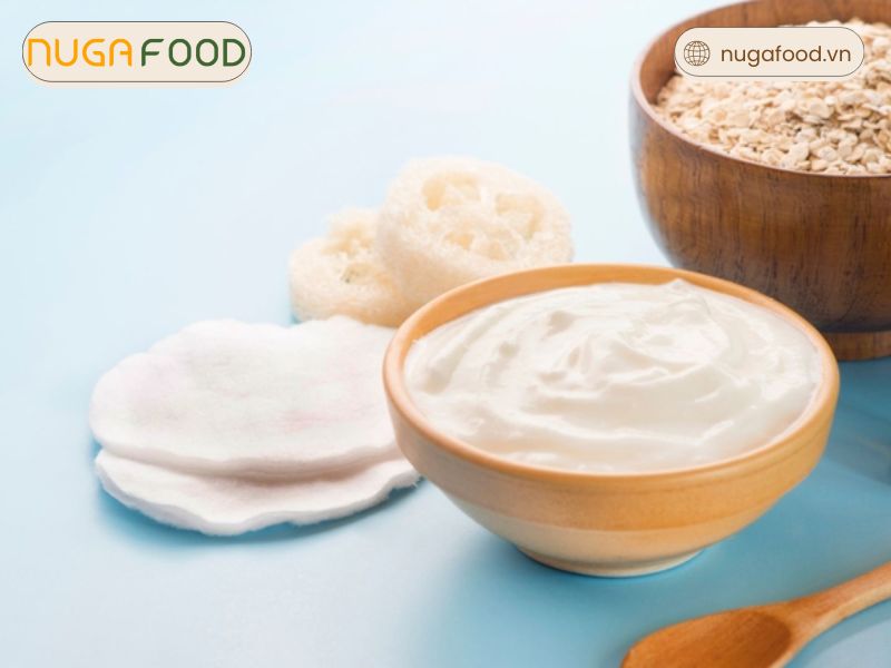 Yến mạch và sữa chua là lựa chọn bữa sáng hoặc bữa phụ lành mạnh, tiện lợi cho người bận rộn