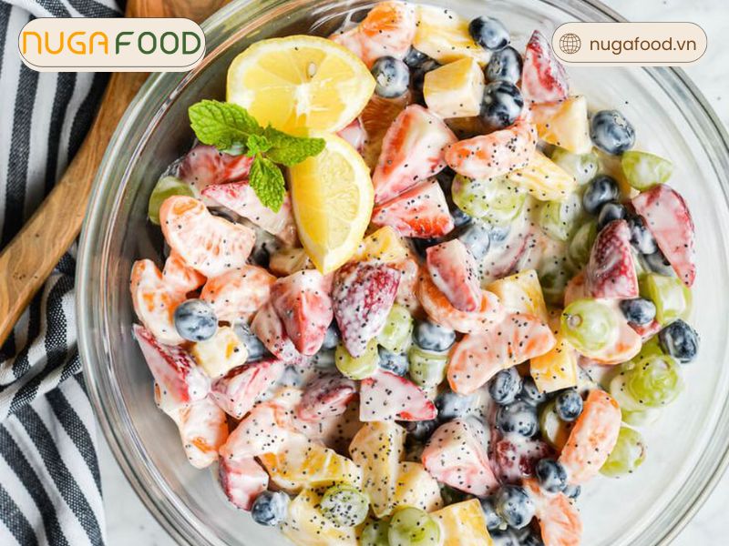 Salad yến mạch với sữa chua hoa quả hỗ trợ giảm cân và bổ sung năng lượng lành mạnh cho cơ thể
